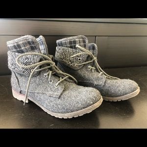 Rock & Candy Grey Felt Booties 8.5M